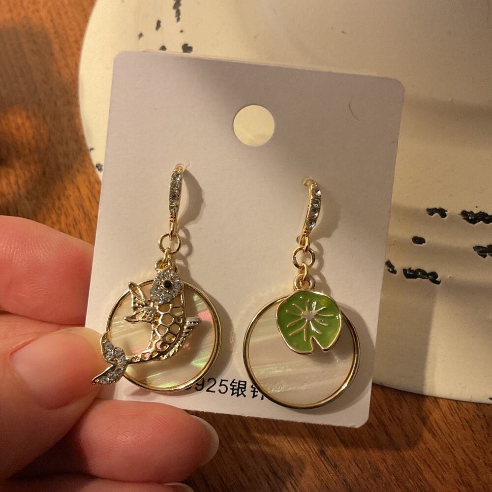 NWT Mother of Pearl Gold Earrings Koi Lily Pad Pieced